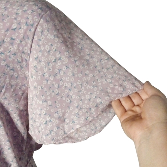 Sienna Sky Purple Micro Floral Daisy Print Surplice Front Midi Dress Size Medium - Picture 4 of 8